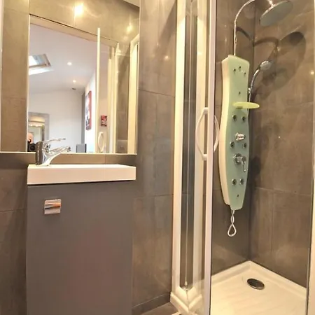Tibourg Pere Apartamento *